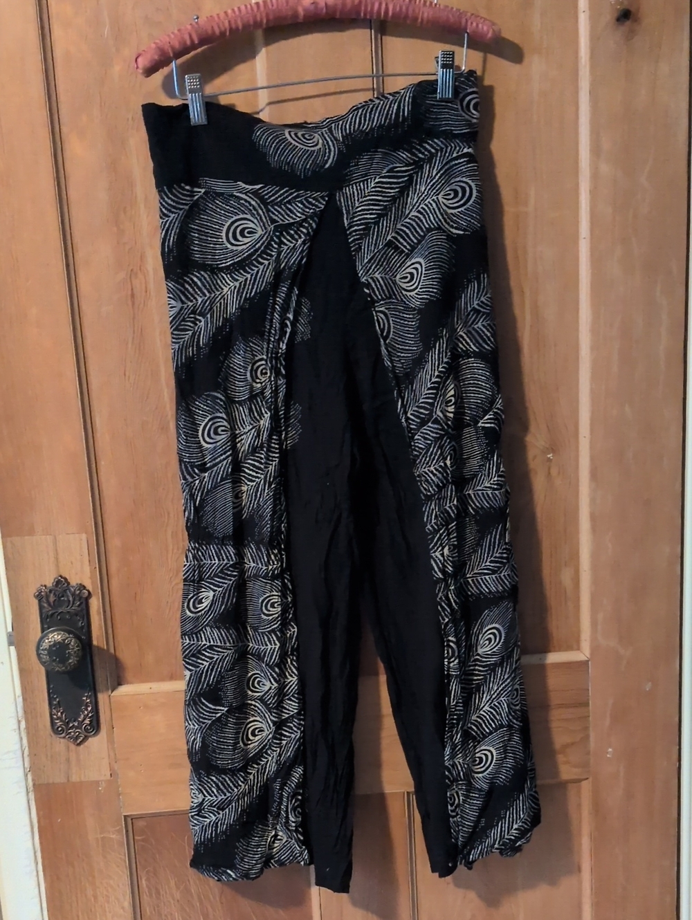 Black Printed Wide-Leg Pants with Feather Motif